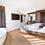 Hotel Cool Mama *